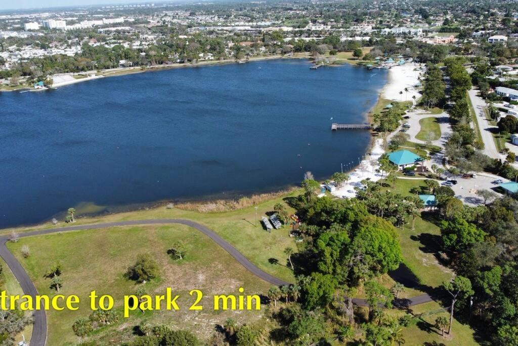 North Naples Black Vanilla - Stylish Symphony 3Miles Downtown מראה חיצוני תמונה